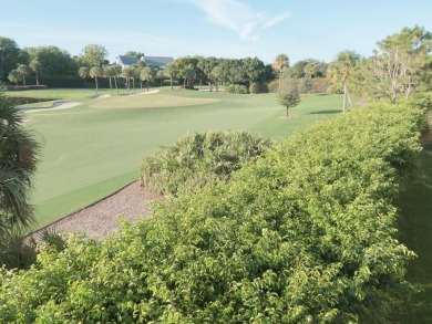 Newly renovated condo for sale, Bright and spacious unit, golf on Bear Lakes Country Club in Florida - for sale on GolfHomes.com, golf home, golf lot