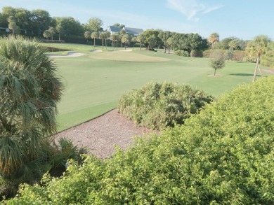 Newly renovated condo for sale, Bright and spacious unit, golf on Bear Lakes Country Club in Florida - for sale on GolfHomes.com, golf home, golf lot
