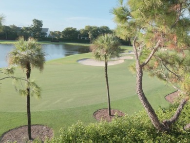 Newly renovated condo for sale, Bright and spacious unit, golf on Bear Lakes Country Club in Florida - for sale on GolfHomes.com, golf home, golf lot