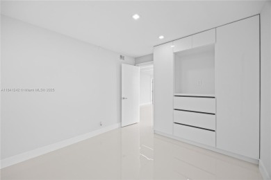 Gorgeous apartment 2-2, on the Aventura Golf Course, total on Turnberry Isle Resort and Club in Florida - for sale on GolfHomes.com, golf home, golf lot