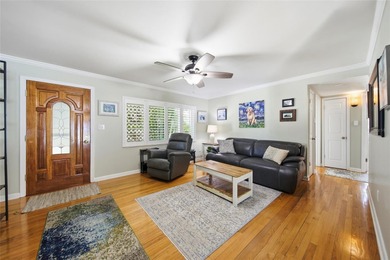 Under contract-accepting backup offers. GOLFLAND OF TAMPA'S on Babe Zaharias Golf Course in Florida - for sale on GolfHomes.com, golf home, golf lot