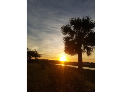 Welcome home to your lovely 2 bedroom, 2 bathroom END UNIT on Sabal Trace Golf and Country Club in Florida - for sale on GolfHomes.com, golf home, golf lot