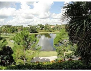 BRIGHT 2BEDROOM/2BATH FORTH FLOOR PENTHOUSE END UNIT OFFERS on Bear Lakes Country Club in Florida - for sale on GolfHomes.com, golf home, golf lot