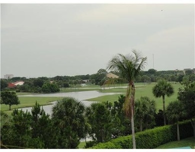 BRIGHT 2BEDROOM/2BATH FORTH FLOOR PENTHOUSE END UNIT OFFERS on Bear Lakes Country Club in Florida - for sale on GolfHomes.com, golf home, golf lot