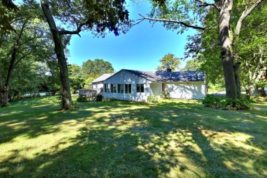 This is the one you've been waiting for! Welcome to this on Grassy Hill Country Club in Connecticut - for sale on GolfHomes.com, golf home, golf lot