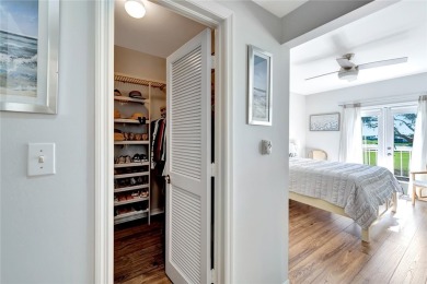 LOOK NO FURTHER! TURNKEY! This stunning 2 bedroom, 2 bathroom on Oak Harbor Country Club in Florida - for sale on GolfHomes.com, golf home, golf lot