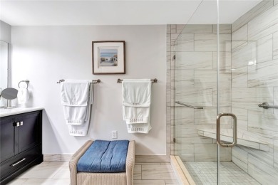 LOOK NO FURTHER! TURNKEY! This stunning 2 bedroom, 2 bathroom on Oak Harbor Country Club in Florida - for sale on GolfHomes.com, golf home, golf lot