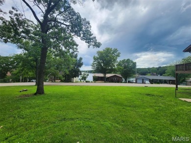 Grab this hard-to-find gem in Terre Du Lac.  This property on Terre Du Lac Golf and Country Club in Missouri - for sale on GolfHomes.com, golf home, golf lot