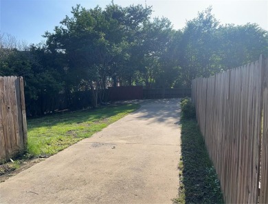 Quite neighborhood, lot of tall shade trees, next to Golf course on Country View Golf Course in Texas - for sale on GolfHomes.com, golf home, golf lot