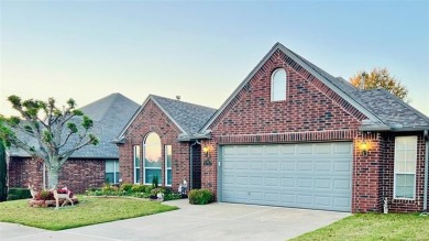 The Villas at the Reserve at Battle Creek offers a spacious on Battle Creek Golf Course in Oklahoma - for sale on GolfHomes.com, golf home, golf lot