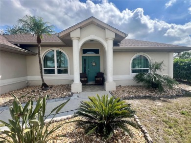 Move right in to this 3/2 with bonus room and garage on a on Seminole Lakes Country Club in Florida - for sale on GolfHomes.com, golf home, golf lot