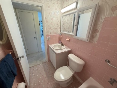 LIGHT AND BRIGHT! 3RD FLOOR, END UNIT WITH PRIME LOCATION! on On Top Of The World Golf Course in Florida - for sale on GolfHomes.com, golf home, golf lot