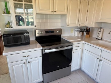 LIGHT AND BRIGHT! 3RD FLOOR, END UNIT WITH PRIME LOCATION! on On Top Of The World Golf Course in Florida - for sale on GolfHomes.com, golf home, golf lot