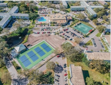 LIGHT AND BRIGHT! 3RD FLOOR, END UNIT WITH PRIME LOCATION! on On Top Of The World Golf Course in Florida - for sale on GolfHomes.com, golf home, golf lot