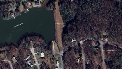 Located in the Geronimo subdivision, this 0.20-acre lot offers a on Lake Tansi Village Country Club in Tennessee - for sale on GolfHomes.com, golf home, golf lot