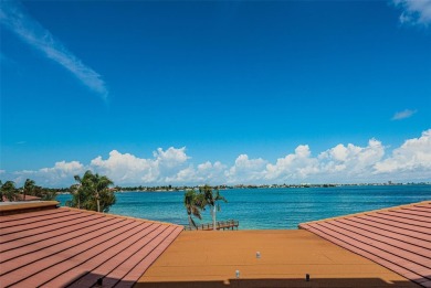 Stunning Condo @ Isla Del Sol with Dual-Purpose Investment: Your on Isla Del Sol Yacht and Country Club in Florida - for sale on GolfHomes.com, golf home, golf lot