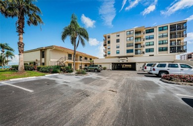 Stunning Condo @ Isla Del Sol with Dual-Purpose Investment: Your on Isla Del Sol Yacht and Country Club in Florida - for sale on GolfHomes.com, golf home, golf lot