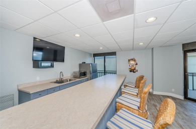 Stunning Condo @ Isla Del Sol with Dual-Purpose Investment: Your on Isla Del Sol Yacht and Country Club in Florida - for sale on GolfHomes.com, golf home, golf lot