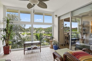 BRIGHT AND AIRY, EXTRA LARGE 1346 SQ/FT RENOVATED CORNER on Wynmoor Golf Course in Florida - for sale on GolfHomes.com, golf home, golf lot