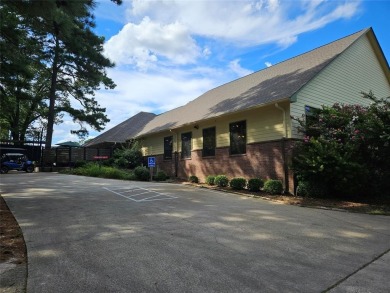 SELLER IS VERY MOTIVATED. Plenty of room for repairs now on Holly Lake Ranch Golf Club in Texas - for sale on GolfHomes.com, golf home, golf lot