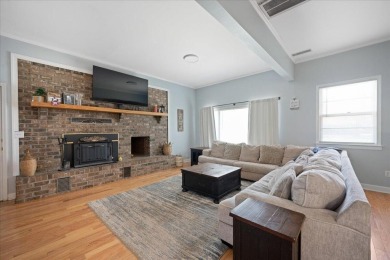 Welcome to this charming split-level brick ranch in the highly on Berkeley Country Club in South Carolina - for sale on GolfHomes.com, golf home, golf lot