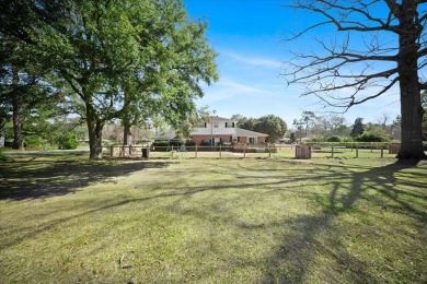 Welcome to this charming split-level brick ranch in the highly on Berkeley Country Club in South Carolina - for sale on GolfHomes.com, golf home, golf lot