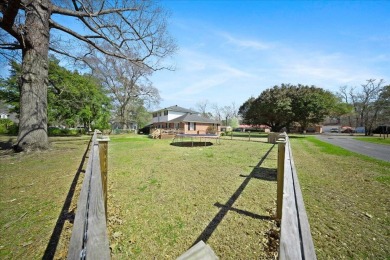 Welcome to this charming split-level brick ranch in the highly on Berkeley Country Club in South Carolina - for sale on GolfHomes.com, golf home, golf lot
