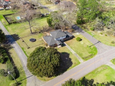Welcome to this charming split-level brick ranch in the highly on Berkeley Country Club in South Carolina - for sale on GolfHomes.com, golf home, golf lot