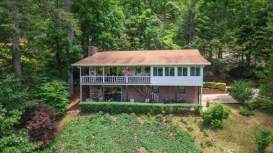 Charming 2 bed, 3 bath home in a peaceful gated golf course on Mill Creek Country Club in North Carolina - for sale on GolfHomes.com, golf home, golf lot