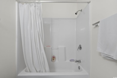 Welcome to this spacious 2 bed, 2 bath condo located in the on  in South Carolina - for sale on GolfHomes.com, golf home, golf lot