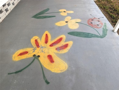 Fantastic opportunity to live affordably in the extremely on Mainlands Golf Club in Florida - for sale on GolfHomes.com, golf home, golf lot