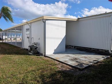 Fantastic opportunity to live affordably in the extremely on Mainlands Golf Club in Florida - for sale on GolfHomes.com, golf home, golf lot