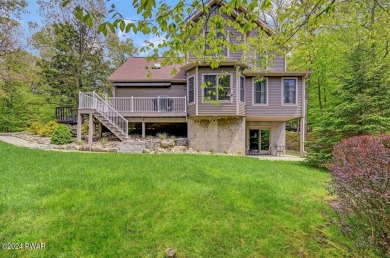 This Tanglwood Lakes home is located only a hop, skip, and jump on Paupack Hills Golf and Country Club in Pennsylvania - for sale on GolfHomes.com, golf home, golf lot