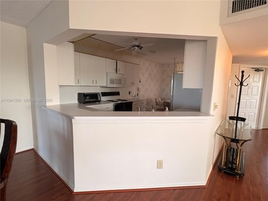 55+ Community, Move-in ready 2 bedroom + den, spacious enclosed on Sunrise Lakes Phase III in Florida - for sale on GolfHomes.com, golf home, golf lot