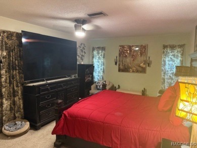 Huge 5 bedroom, 3 bath home located just outside Crystal River on Plantation Inn and Golf Resort  in Florida - for sale on GolfHomes.com, golf home, golf lot