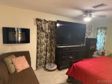 Huge 5 bedroom, 3 bath home located just outside Crystal River on Plantation Inn and Golf Resort  in Florida - for sale on GolfHomes.com, golf home, golf lot