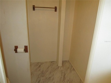***Seller is motivated/looking for offers****55+ community with on Brookridge Country Club in Florida - for sale on GolfHomes.com, golf home, golf lot
