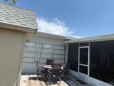 Huge 5 bedroom, 3 bath home located just outside Crystal River on Plantation Inn and Golf Resort  in Florida - for sale on GolfHomes.com, golf home, golf lot
