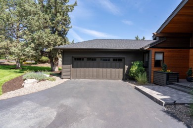 Beautifully updated single-story custom home on the 13th tee box on Eagle Crest Golf Resort - Resort Course in Oregon - for sale on GolfHomes.com, golf home, golf lot
