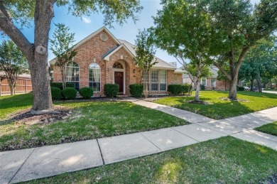 This 1 story home offers a harmonious blend of cozy and comfort on Stewart Peninsula Golf Course in Texas - for sale on GolfHomes.com, golf home, golf lot