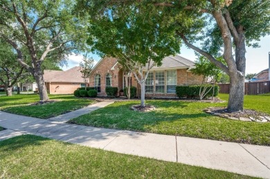This 1 story home offers a harmonious blend of cozy and comfort on Stewart Peninsula Golf Course in Texas - for sale on GolfHomes.com, golf home, golf lot
