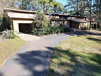 Come take a look at this Gem. 5 minutes or less from DeGray Lake on De Gray State Park Golf Course in Arkansas - for sale on GolfHomes.com, golf home, golf lot