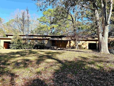 Come take a look at this Gem. 5 minutes or less from DeGray Lake on De Gray State Park Golf Course in Arkansas - for sale on GolfHomes.com, golf home, golf lot