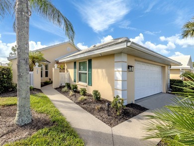 Welcome to this beautifully updated 2 bedroom + den villa with on Plantation Golf and Country Club in Florida - for sale on GolfHomes.com, golf home, golf lot