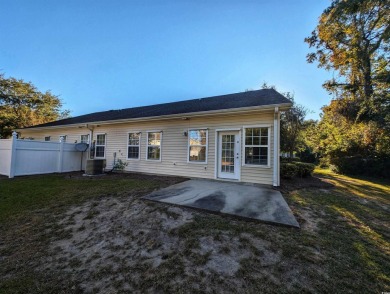 Well maintained 2 bedroom/2 full bathroom paired ranch condo on Litchfield Country Club in South Carolina - for sale on GolfHomes.com, golf home, golf lot