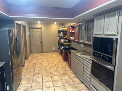 Beautiful Spacious Home Nestled on a Cul-de-sac in Calallen! on River Hills Country Club in Texas - for sale on GolfHomes.com, golf home, golf lot