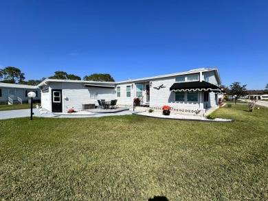 This Beautiful 2 Bd 2 Ba Mobile Home is located on a large on Schalamar Creek Golf and Country Club in Florida - for sale on GolfHomes.com, golf home, golf lot