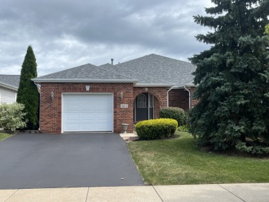 WELCOME to this CHARMING BRICK/SIDED SPRAWLING RANCH on Cardinal Creek Golf Course in Illinois - for sale on GolfHomes.com, golf home, golf lot