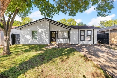 Cozy, nice and recently remodeled home ready for new owners; on Prairie Lakes Golf Club in Texas - for sale on GolfHomes.com, golf home, golf lot