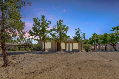 REMODELED SINGLE STORY RETREAT OFFERS THE PERFECT BLENDS OF on Siena Golf Club in Nevada - for sale on GolfHomes.com, golf home, golf lot